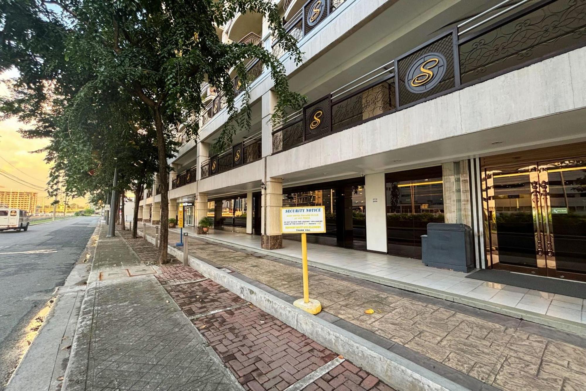 Extremeli Suites Manila Powered By Cocotel Esterno foto