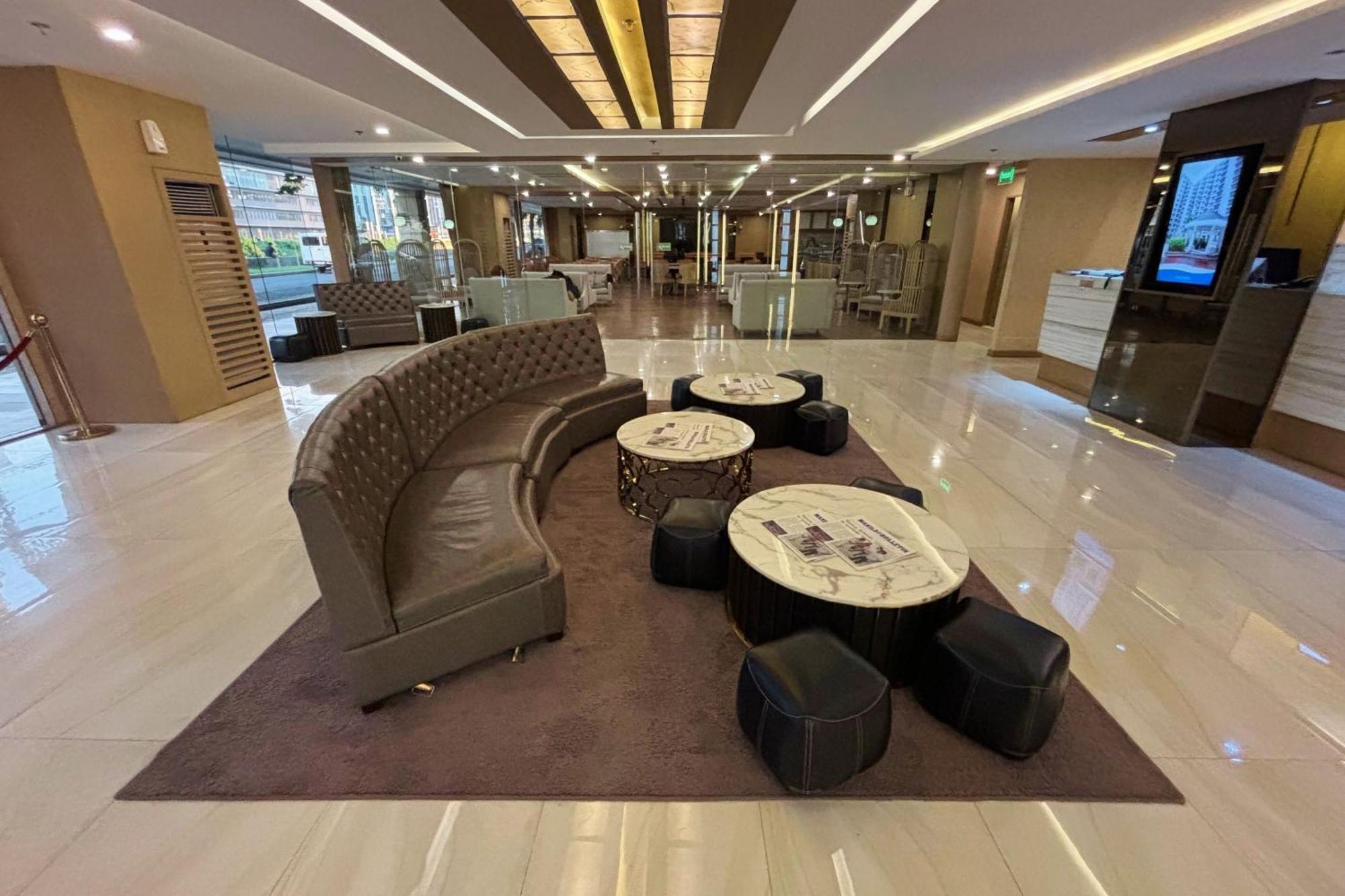 Extremeli Suites Manila Powered By Cocotel Esterno foto