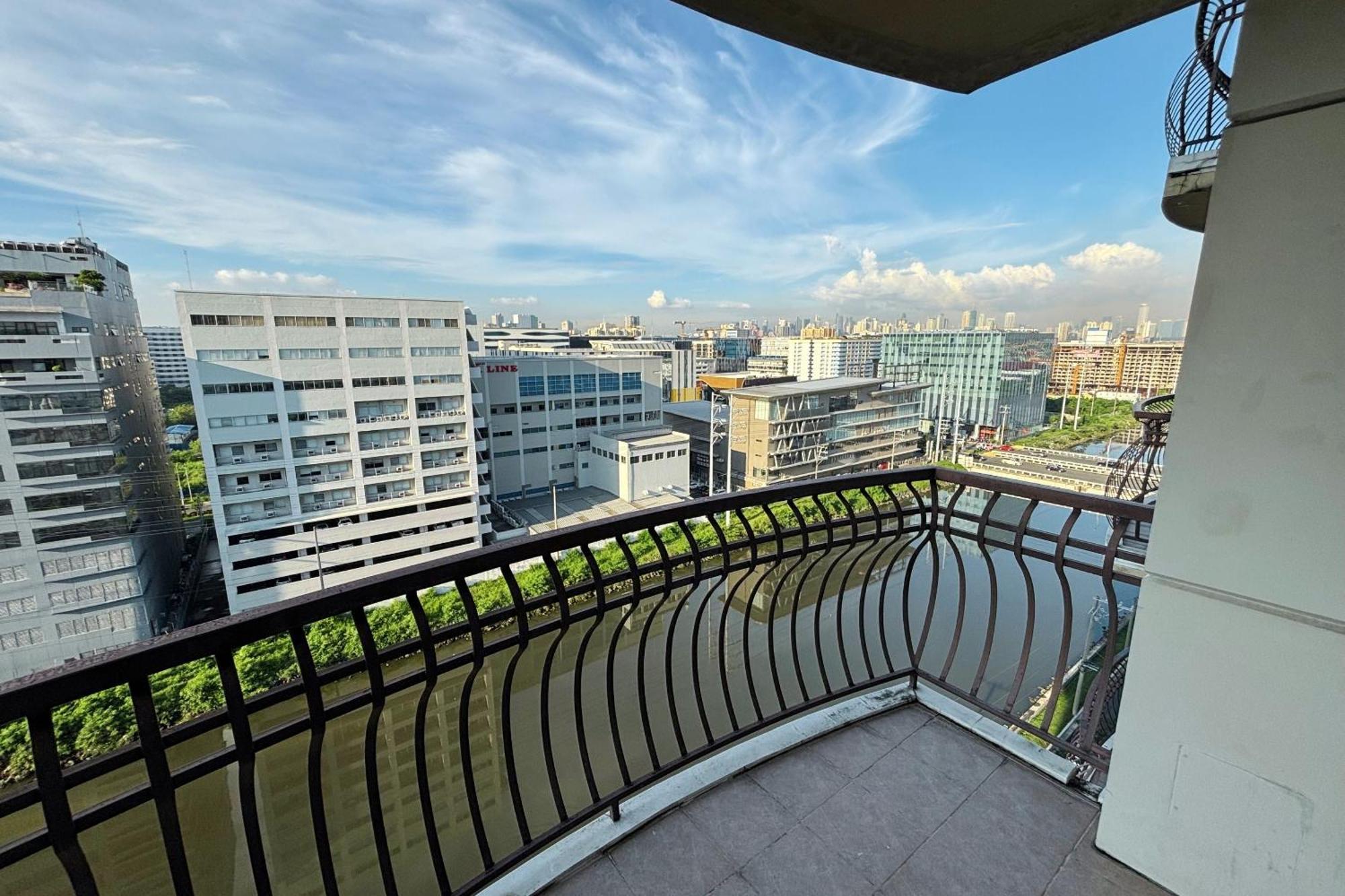 Extremeli Suites Manila Powered By Cocotel Esterno foto