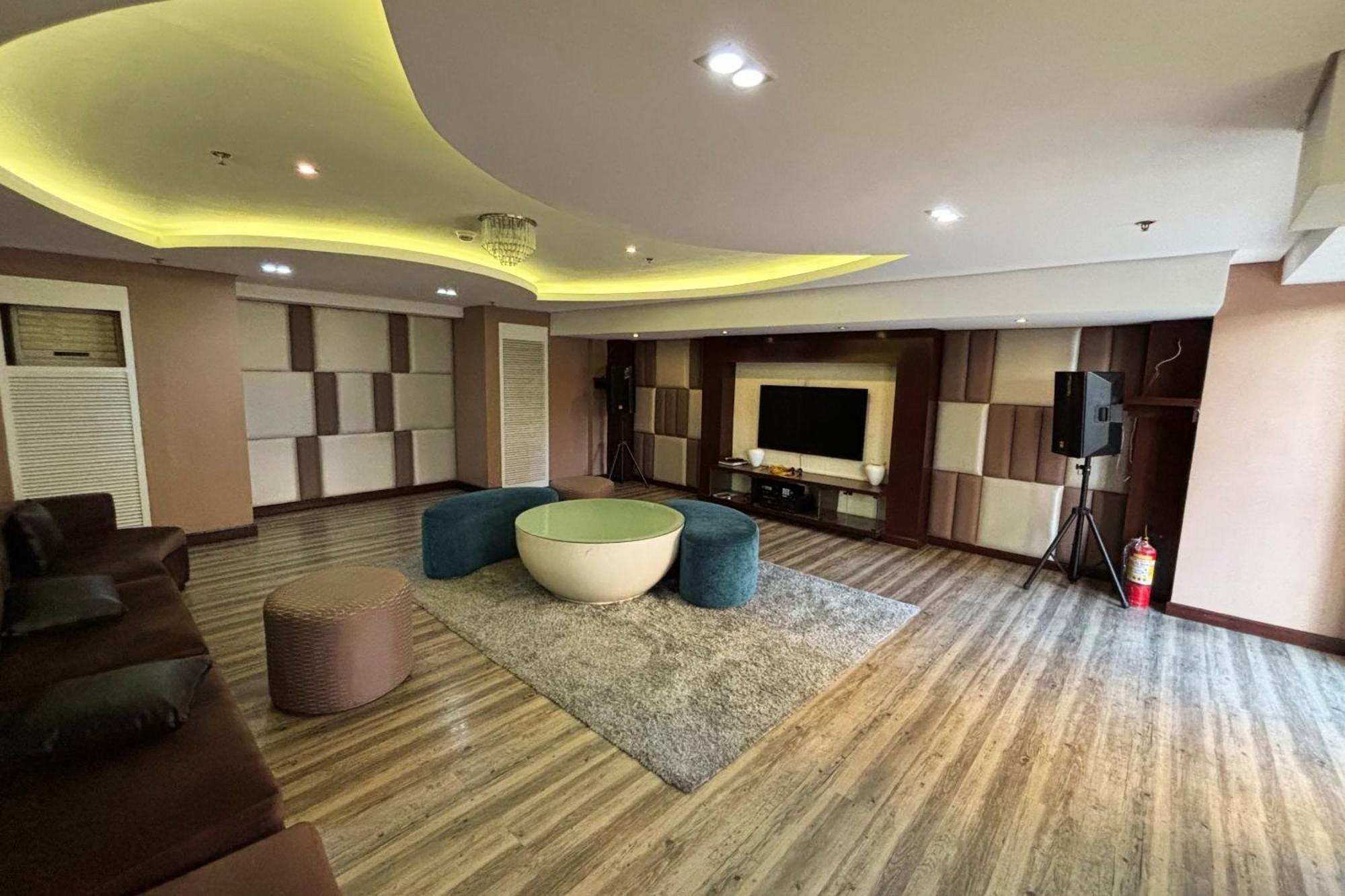 Extremeli Suites Manila Powered By Cocotel Esterno foto