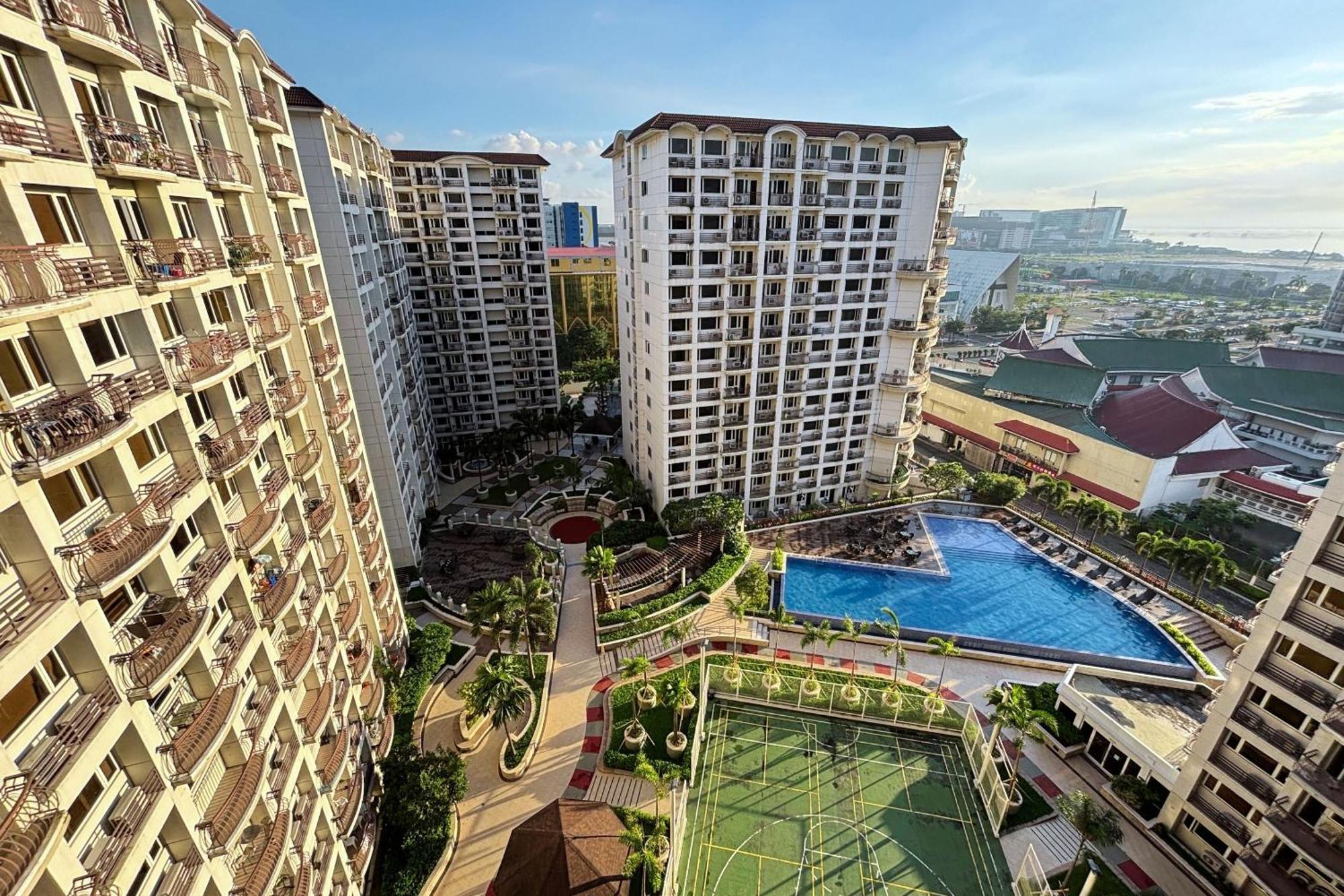 Extremeli Suites Manila Powered By Cocotel Esterno foto