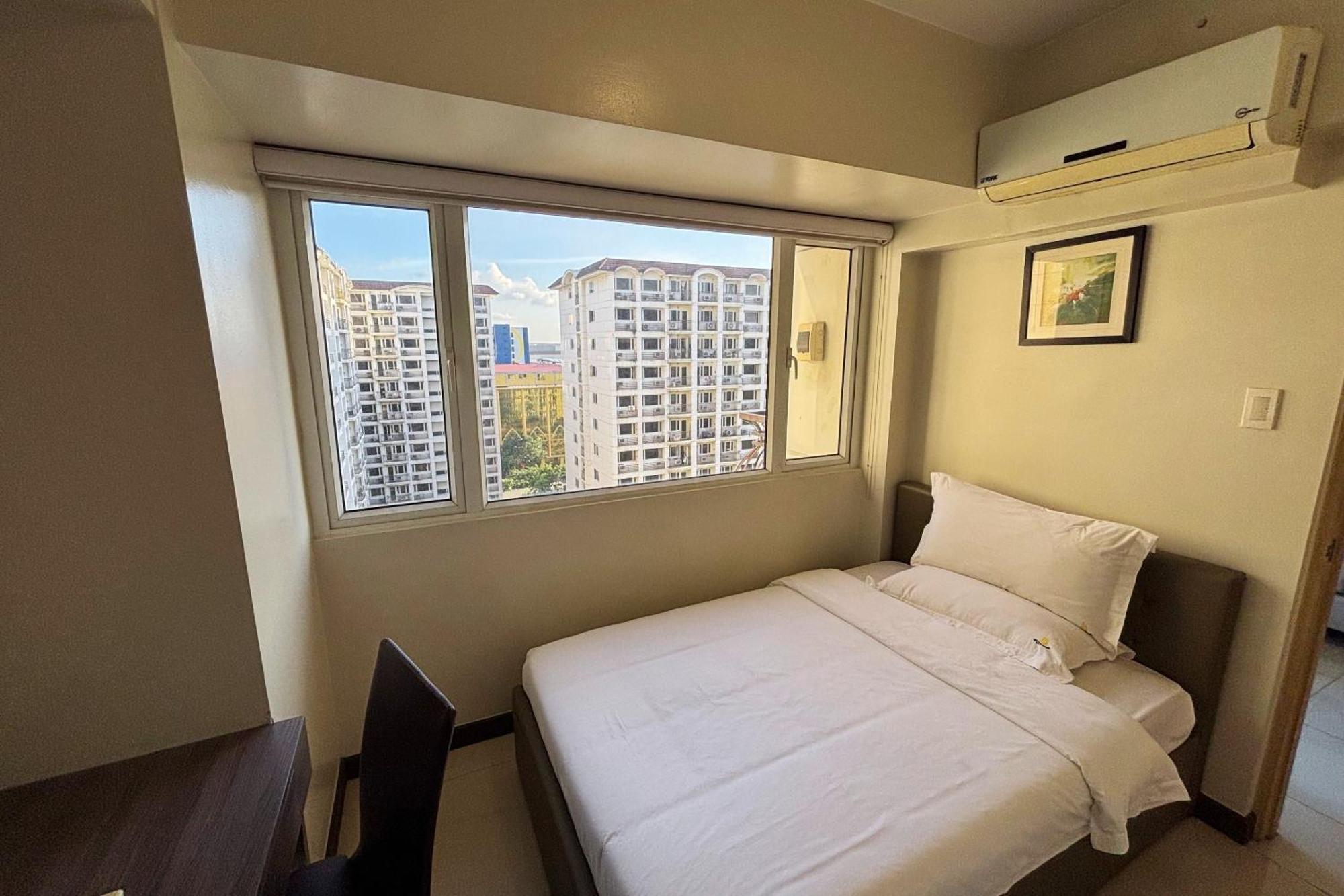 Extremeli Suites Manila Powered By Cocotel Esterno foto